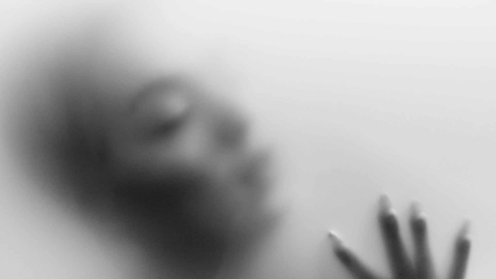 Bad Bitch (Ft Behzad Leito , Sepehr Khalse & Canis).00_00_18_13.Still002